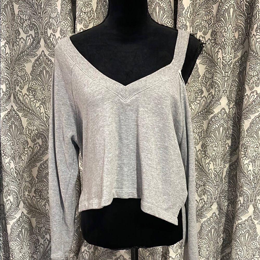 Gray Off-the-Shoulder Long Sleeve Sweatshirt